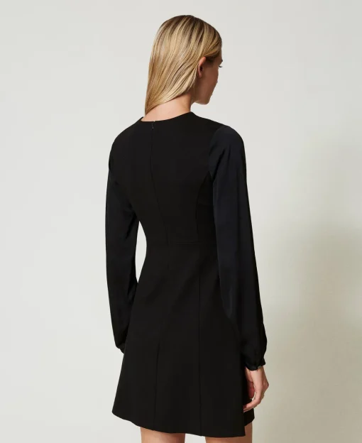 Abito Corto Con Fiocco E Oval T
