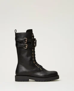Anfibi Alti In Pelle Con Oval T