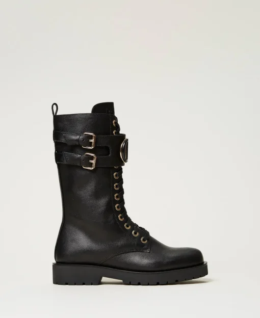 Anfibi Alti In Pelle Con Oval T
