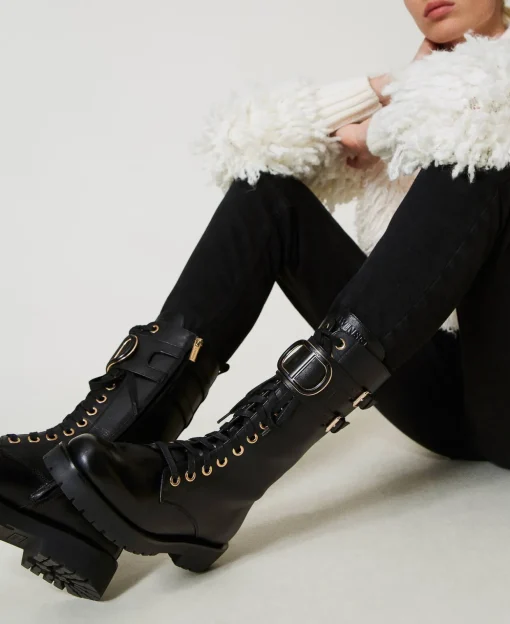 Anfibi Alti In Pelle Con Oval T
