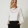 Blusa In Crêpe Con Ricamo Floreale
