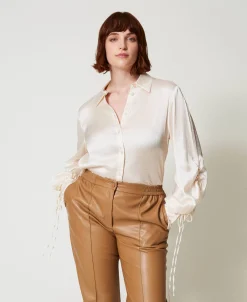 Camicia In Raso Martellato Con Oblò