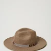 Cappello In Panno Con Oval T