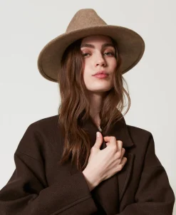 Cappello In Panno Con Oval T