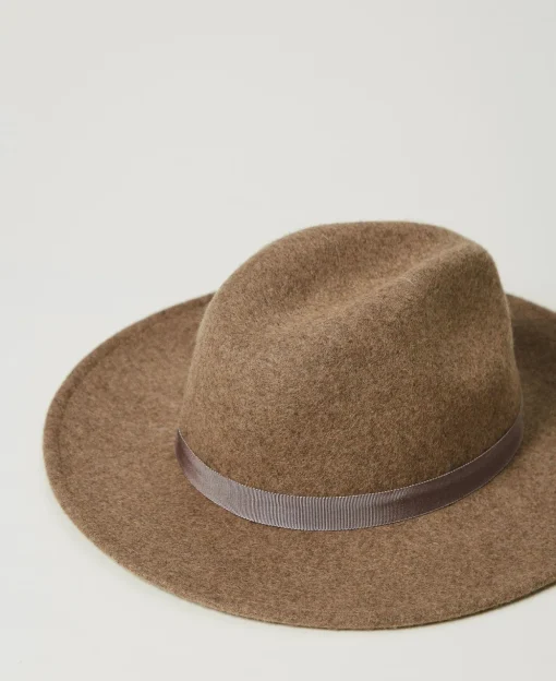 Cappello In Panno Con Oval T