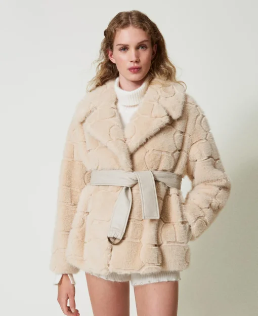 Cappotto Corto In Faux Fur Con Oval T