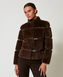 Cappotto Corto In Faux Fur Con Intarsi