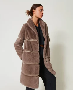 Cappotto In Faux Fur Con Intarsi