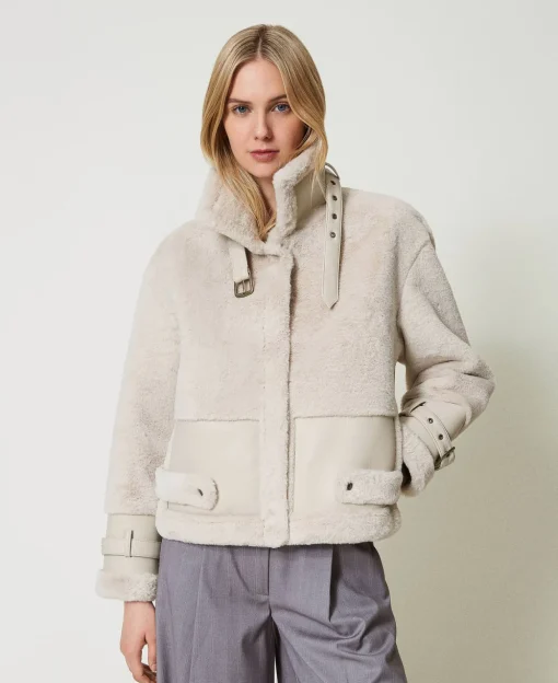 Giacca In Faux Fur Con Cinturini