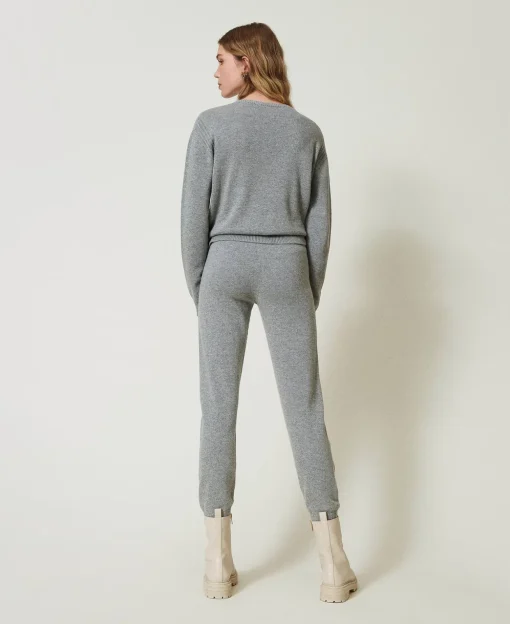 Joggers In Maglia Misto Lana Con Logo Ricamato