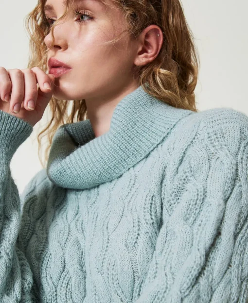 Maglia Con Trecce E Maxi Collo