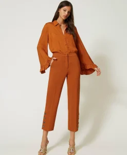 Pantaloni Cropped Con Bottoni