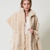 Poncho In Faux Fur Con Logo