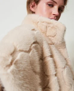Poncho In Faux Fur Con Logo