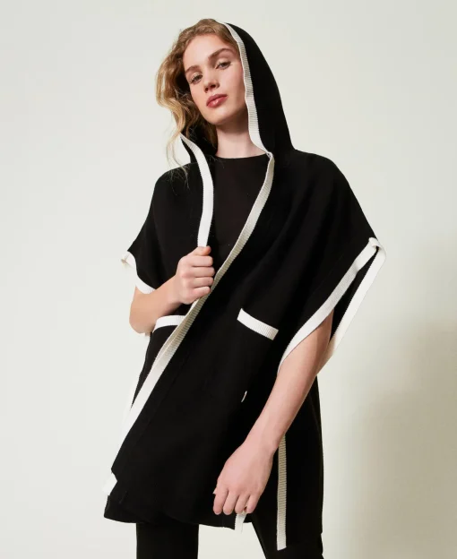 Poncho In Maglia Con Tasche
