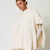 Poncho In Maglia Con Trecce