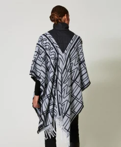 Poncho Jacquard Con Logo