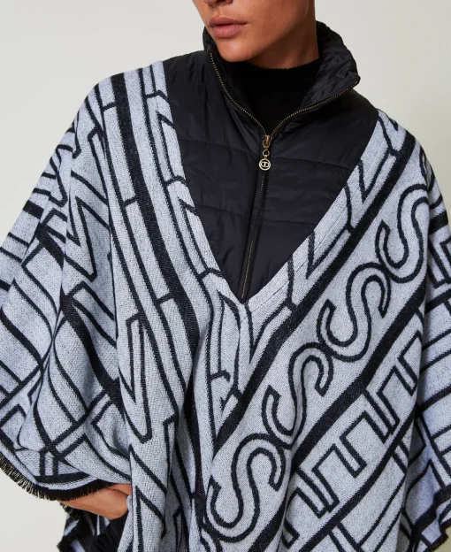 Poncho Jacquard Con Logo