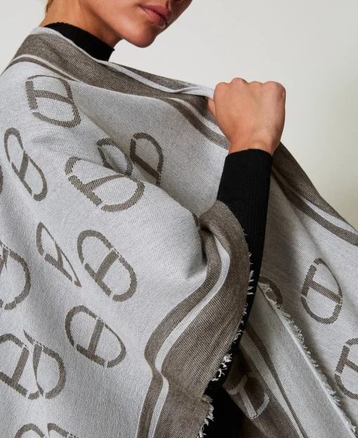 Poncho Jacquard Con Oval T