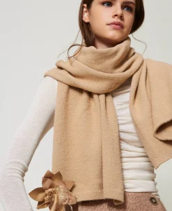 Sciarpa In Maglia Con Spilla A Fiore
