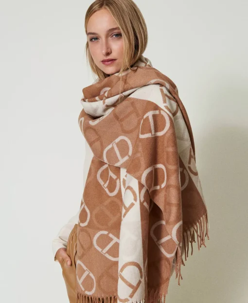 Stola In Panno Jacquard Con Oval T