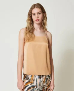 Top In Raso Con Scollo Dritto