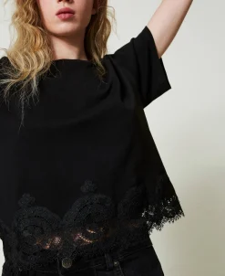 T-shirt Cropped Con Pizzo Macramè