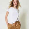 T-shirt Fitted Con Spilla Crochet