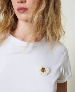 T-shirt Fitted Con Spilla Crochet